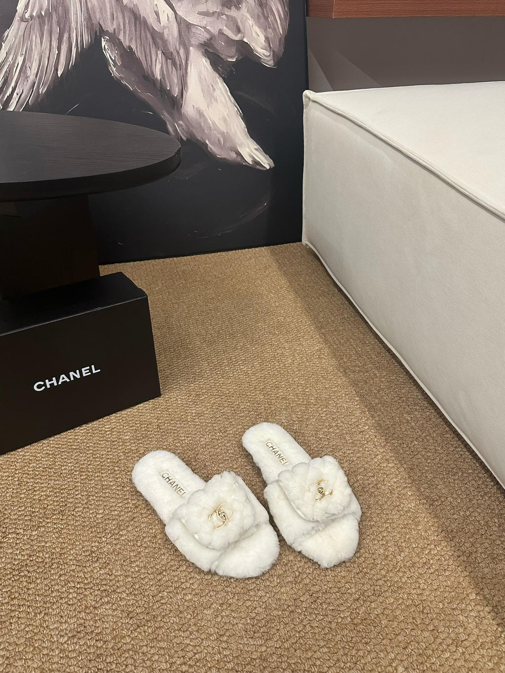 CHANEL 26S SLIDE SANDALS IN WHITE SHEARLING CC LOGO