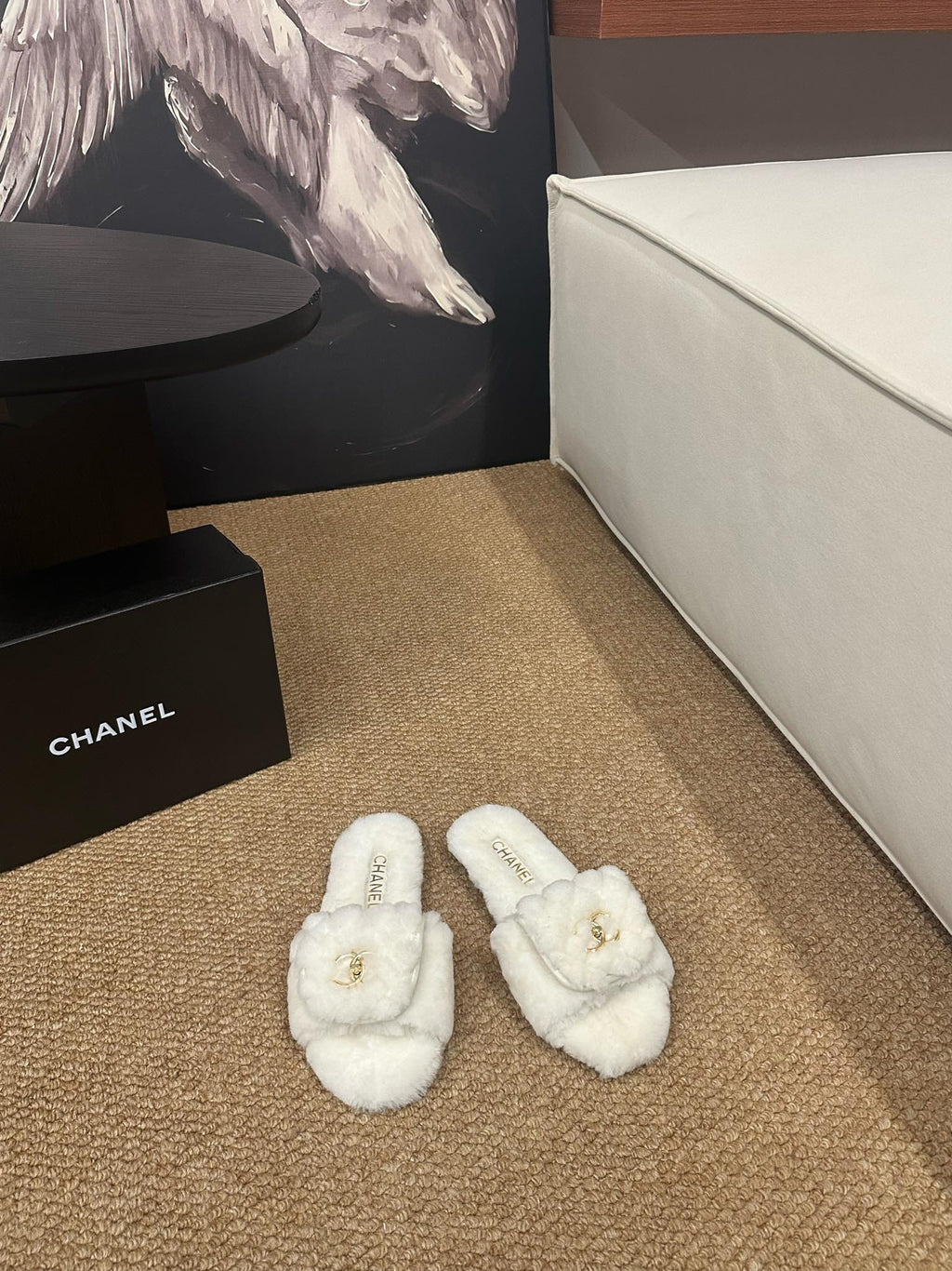 CHANEL 26S SLIDE SANDALS IN WHITE SHEARLING CC LOGO