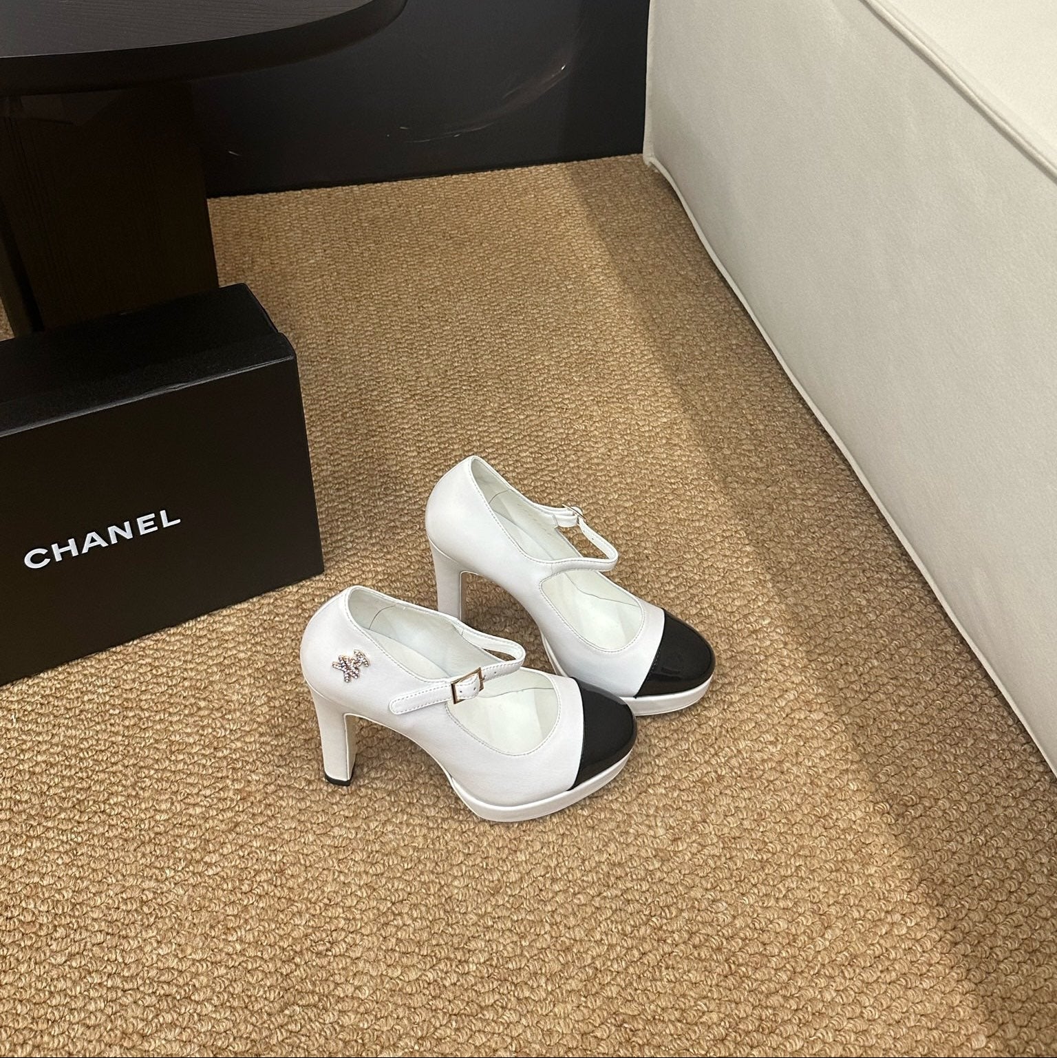 CHANEL 26S MARY JANE HEELS IN WHITE CALFSKIN WITH BLACK CAP TOE