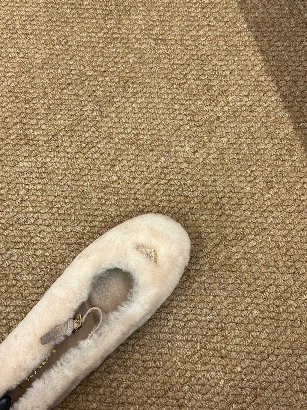 PRADA 26S SHEARLING BALLET FLATS IN CREAM WHITE