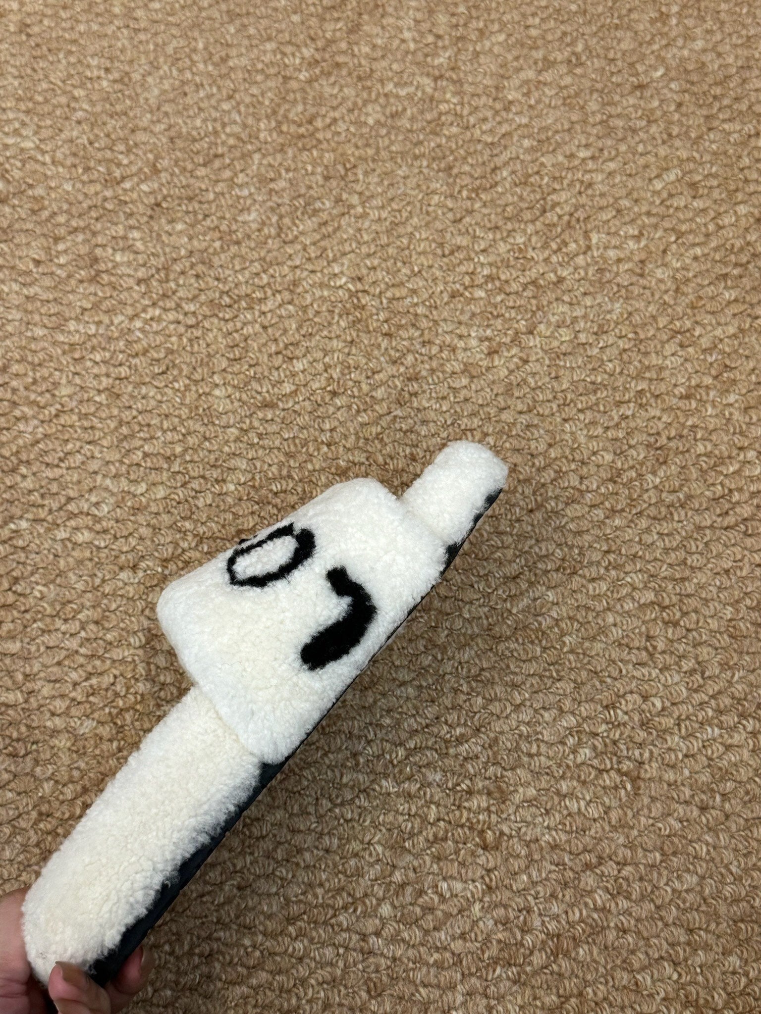 LOEWE 26S FLUFFY SLIDE SANDALS IN WHITE SHEARLING LOGO