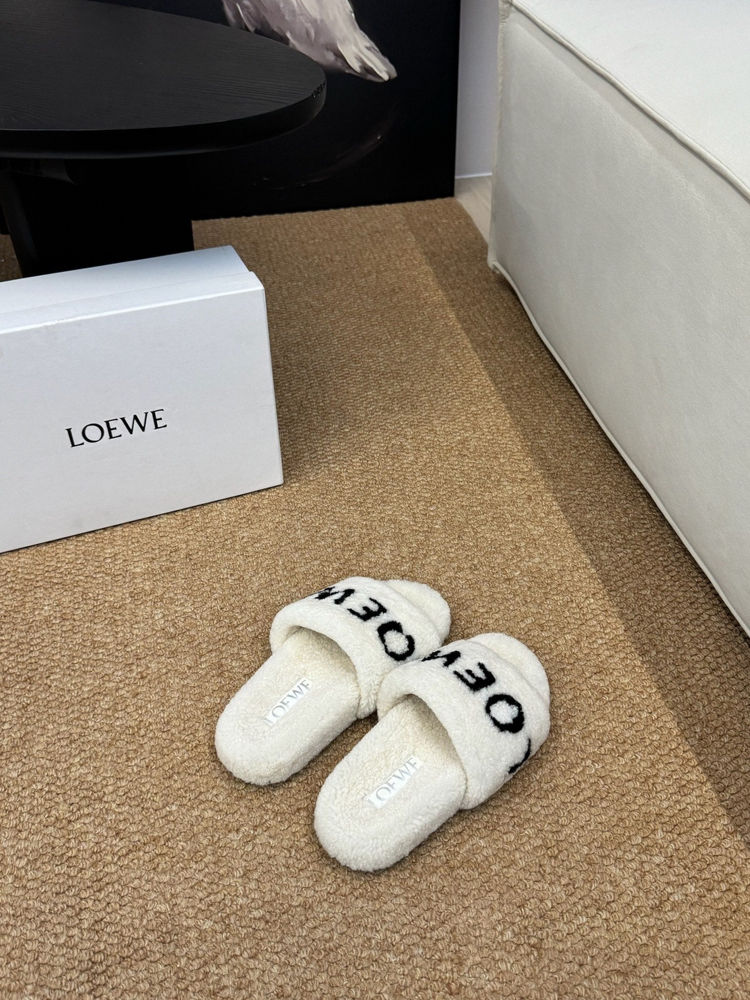 LOEWE 26S FLUFFY SLIDE SANDALS IN WHITE SHEARLING LOGO