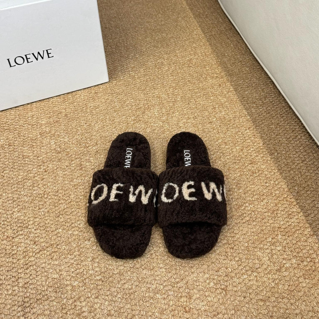 LOEWE 26S FLUFFY SLIDE SANDALS IN DARK BROWN SHEARLING LOGO