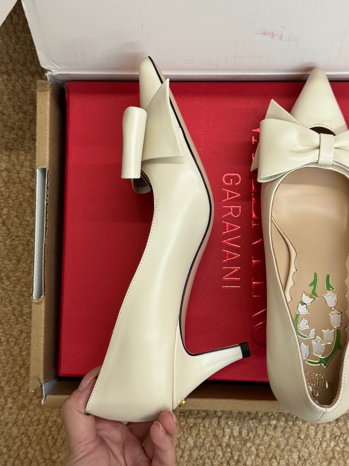 VALENTINO 26S HIGH HEEL SHOES IN OFF-WHITE CALFSKIN WITH BOW