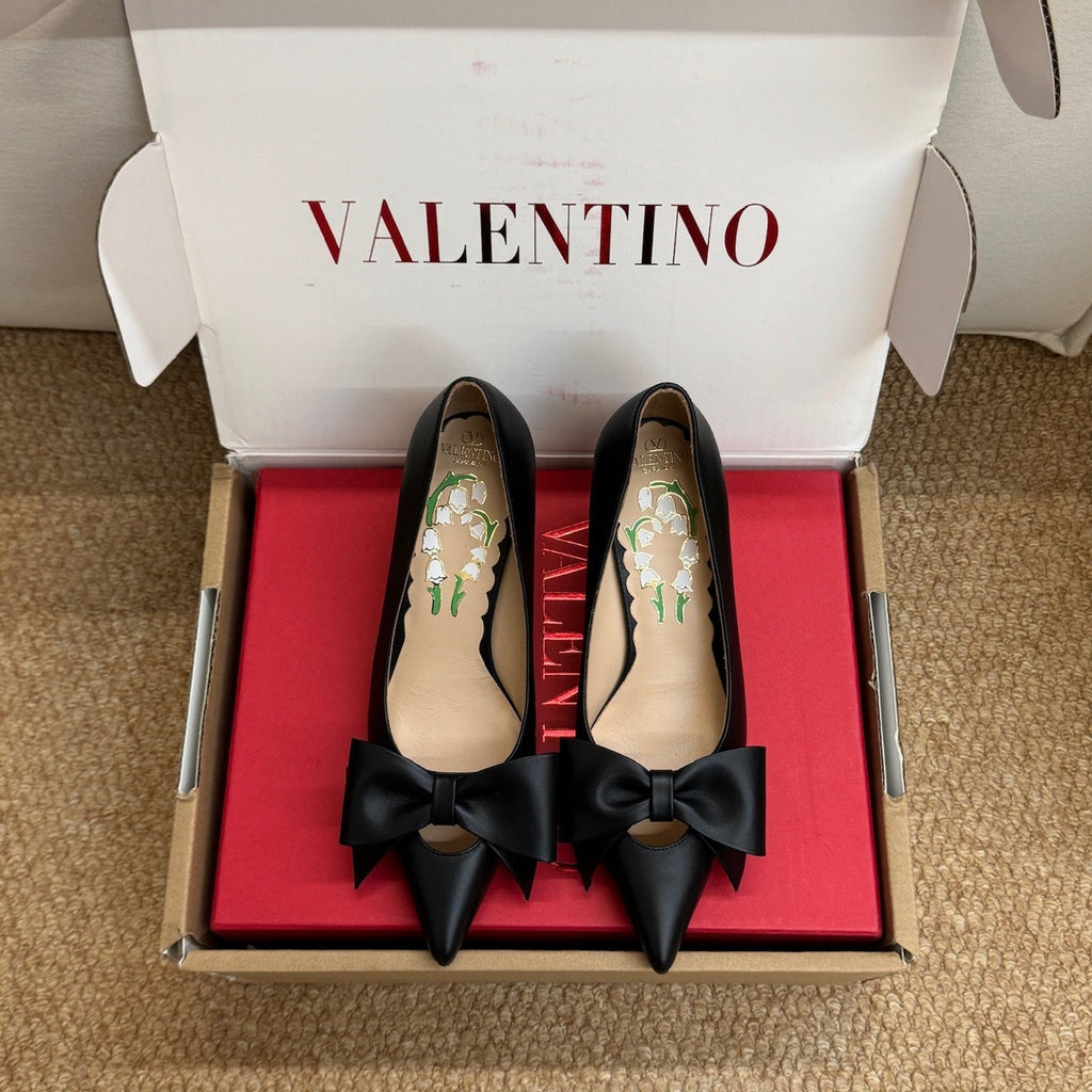 VALENTINO 26S HIGH HEEL SHOES IN BLACK CALFSKIN WITH BOW