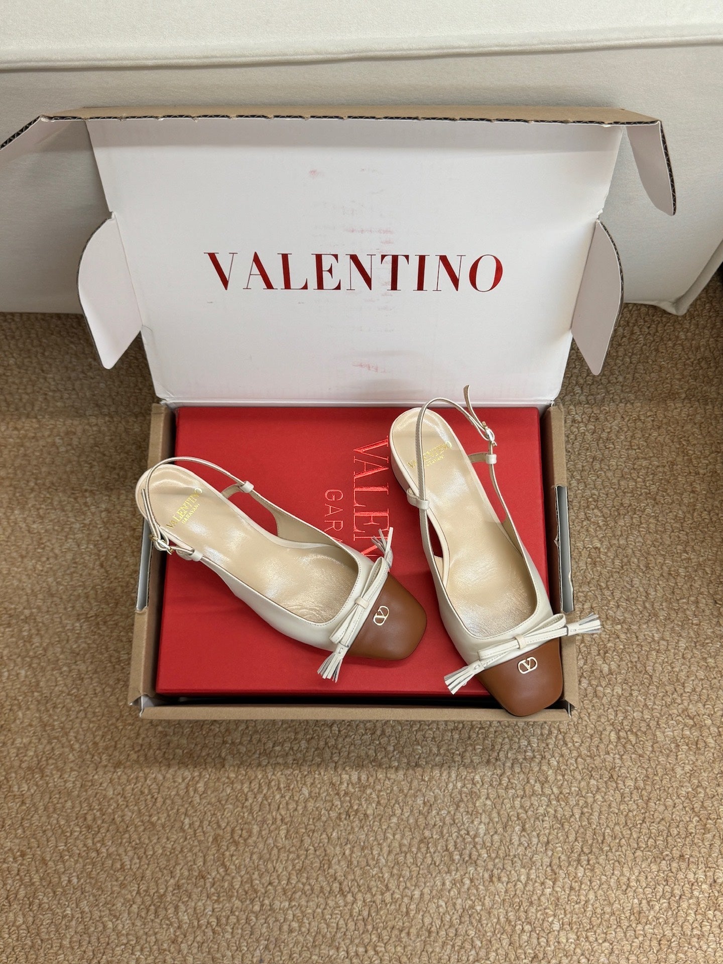 VALENTINO 26S HIGH HEEL SLINGBACKS IN BROWN AND CREAM WHITE CALFSKIN