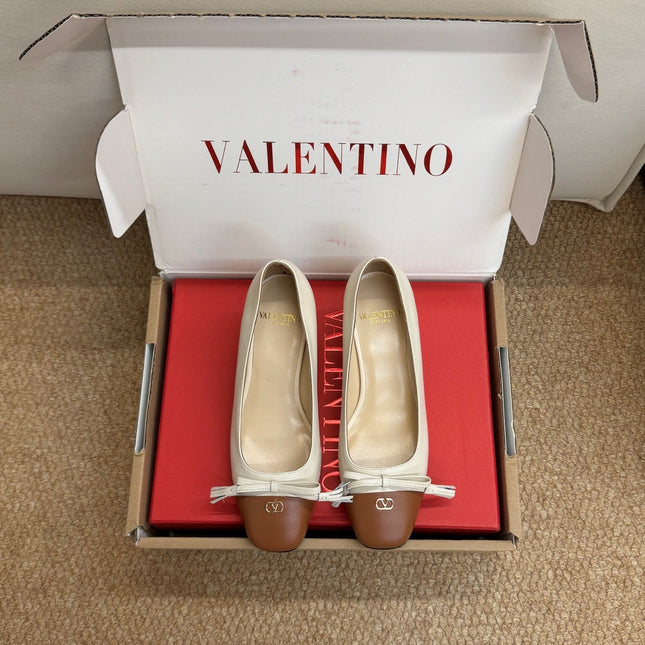 VALENTINO 26S HEELED BALLET FLATS IN BROWN AND CREAM WHITE CALFSKIN