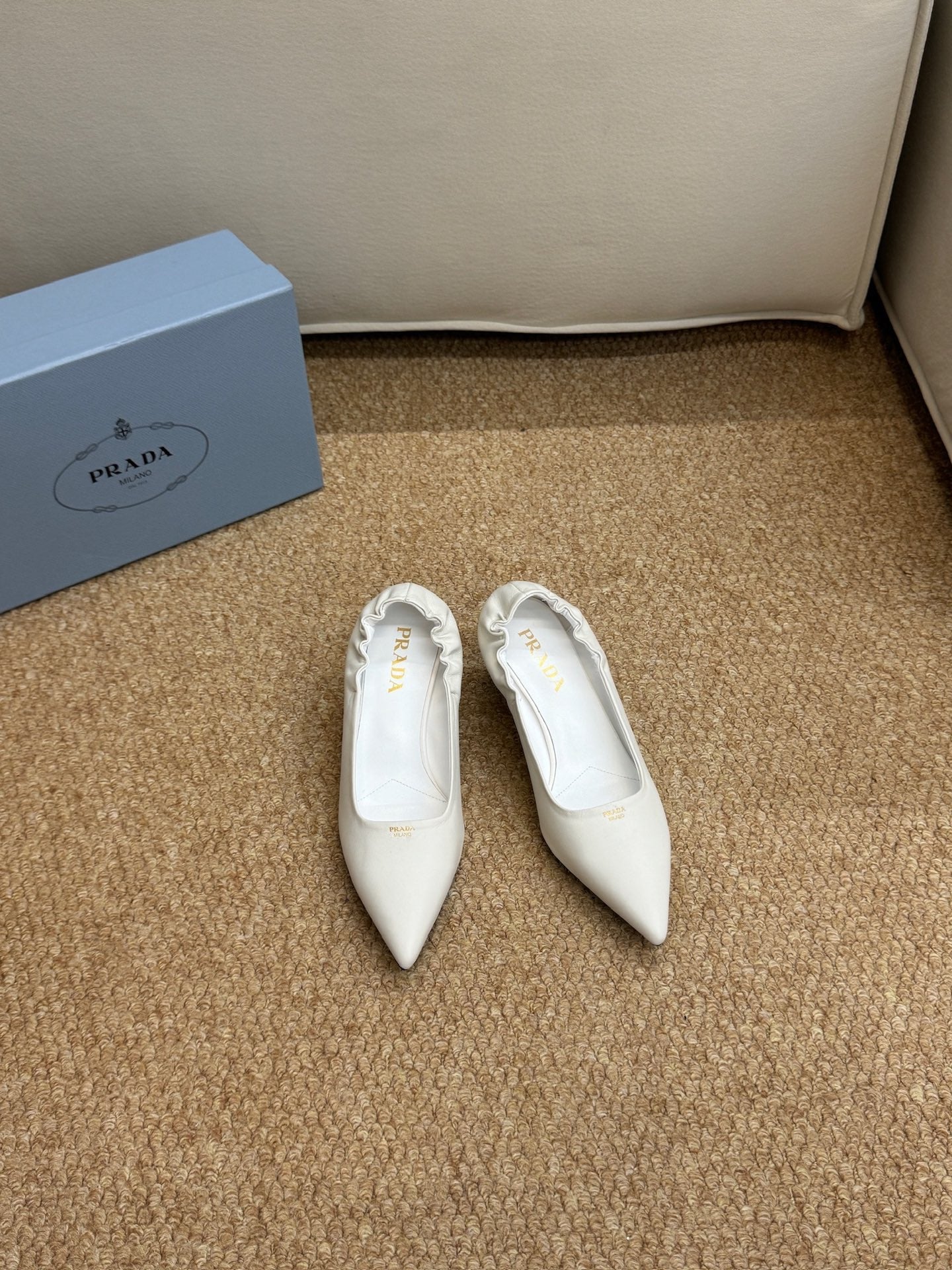 PRADA 26S POINTED TOE PUMPS 50MM IN WHITE CALFSKIN