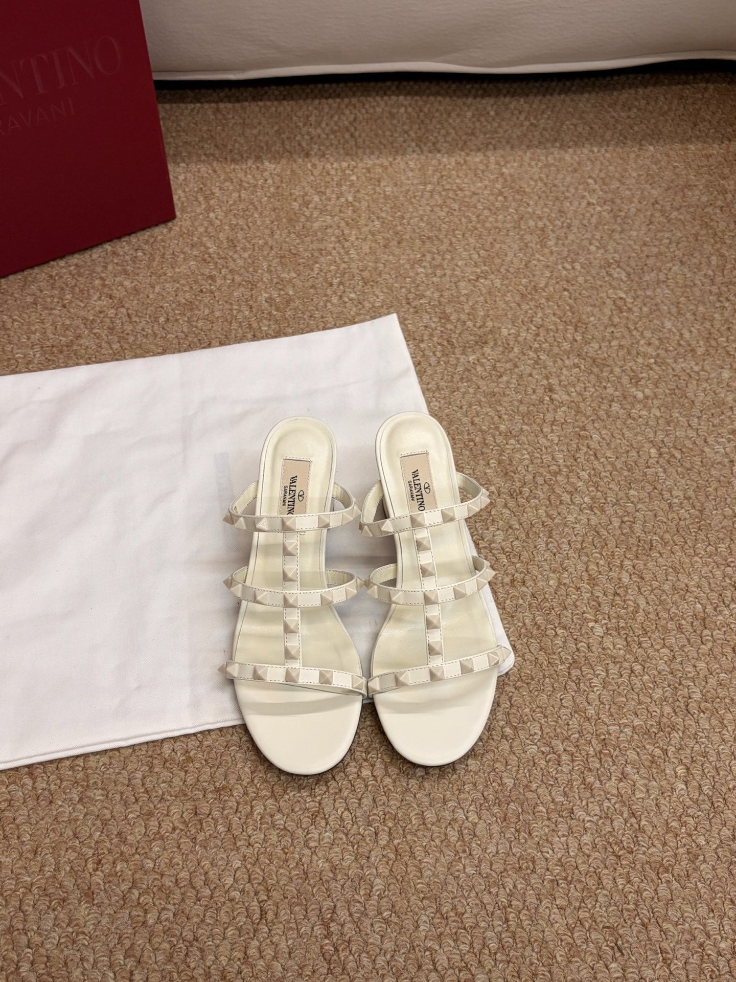VALENTINO 26S ROCKSTUD HIGH HEEL SANDALS IN OFF-WHITE CALFSKIN