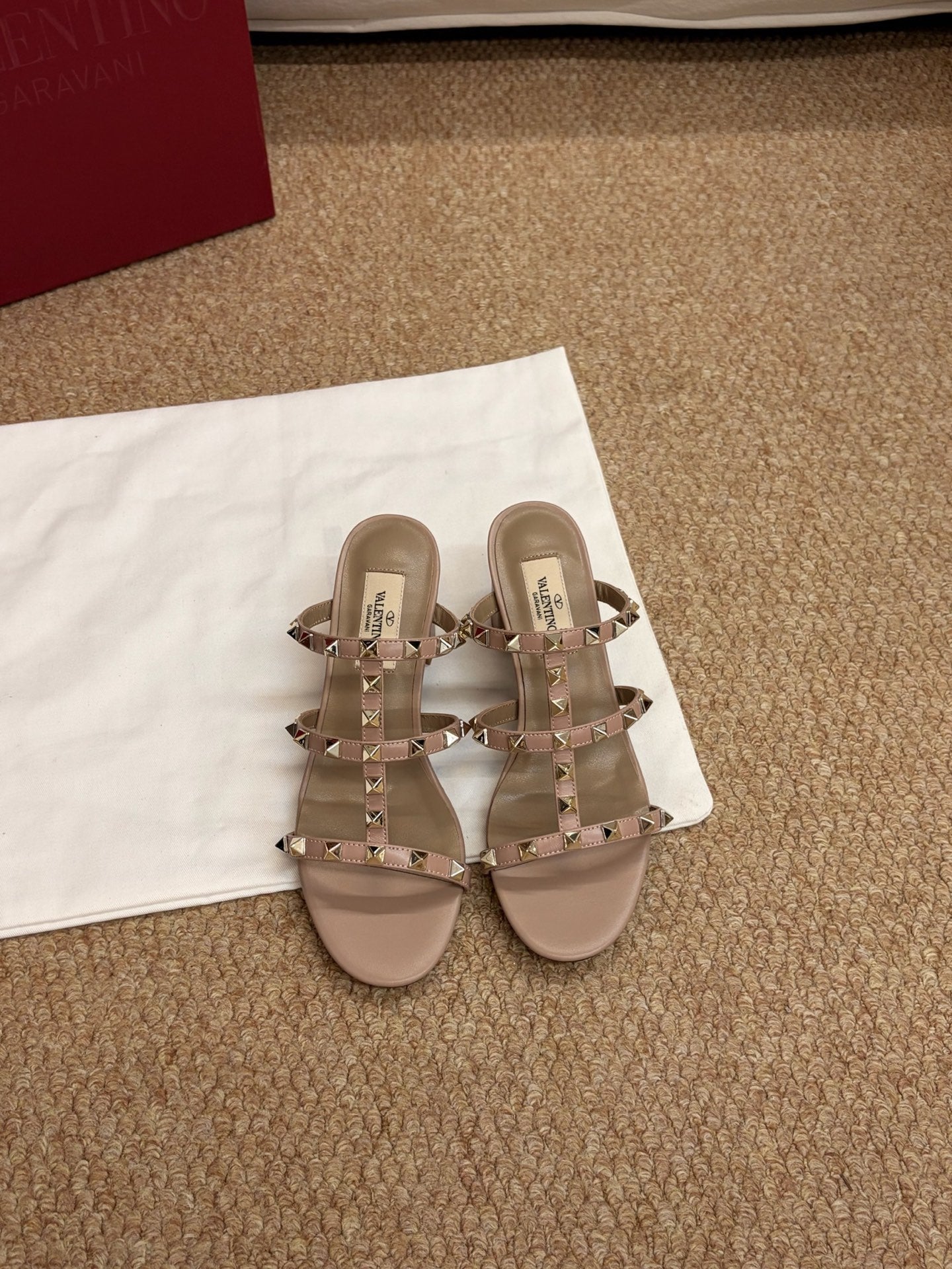 VALENTINO 26S ROCKSTUD HIGH HEEL SANDALS IN BLUSH NUDE CALFSKIN