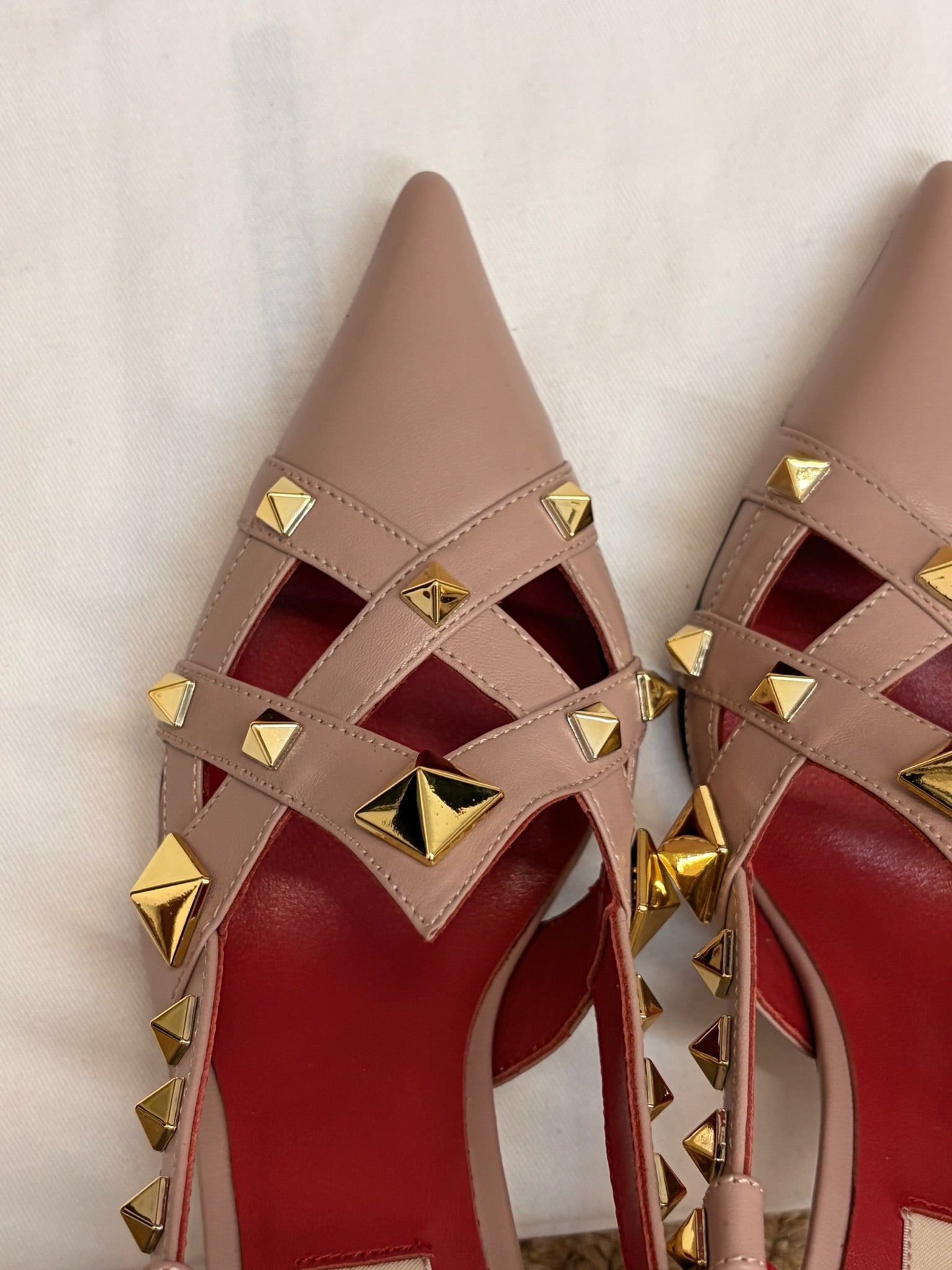 VALENTINO 26S ROCKSTUD SLINGBACK HEELS IN BLUSH NUDE CALFSKIN