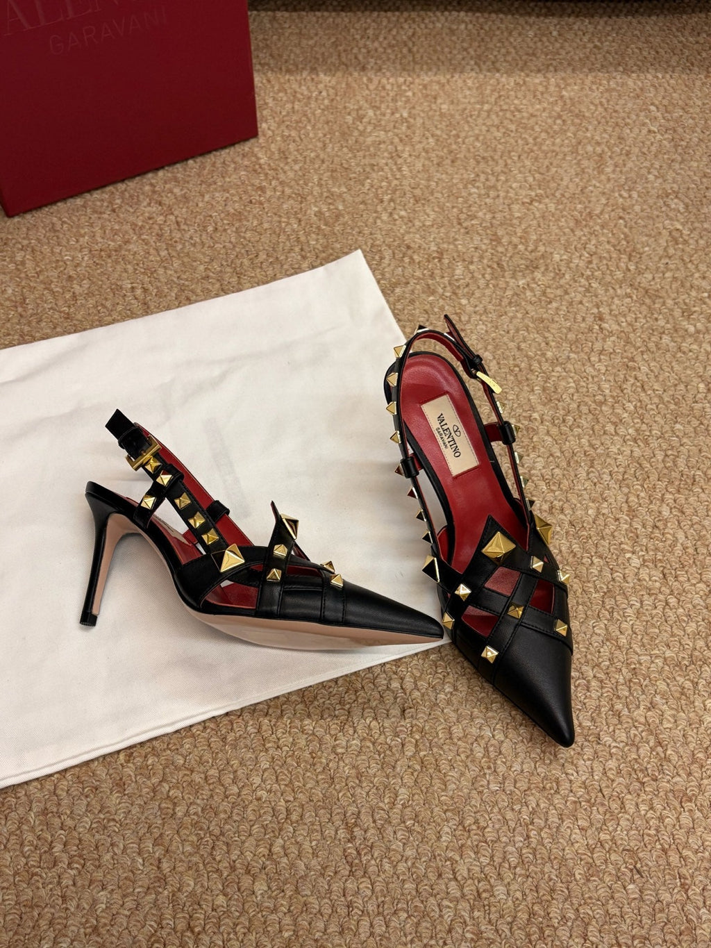 VALENTINO 26S ROCKSTUD SLINGBACK HEELS IN BLACK CALFSKIN