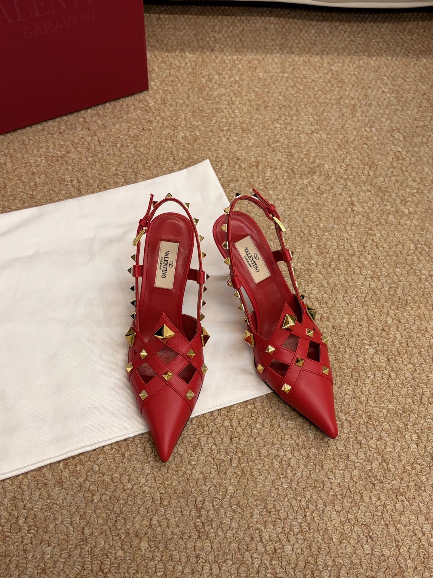VALENTINO 26S ROCKSTUD SLINGBACK HEELS IN RED CALFSKIN
