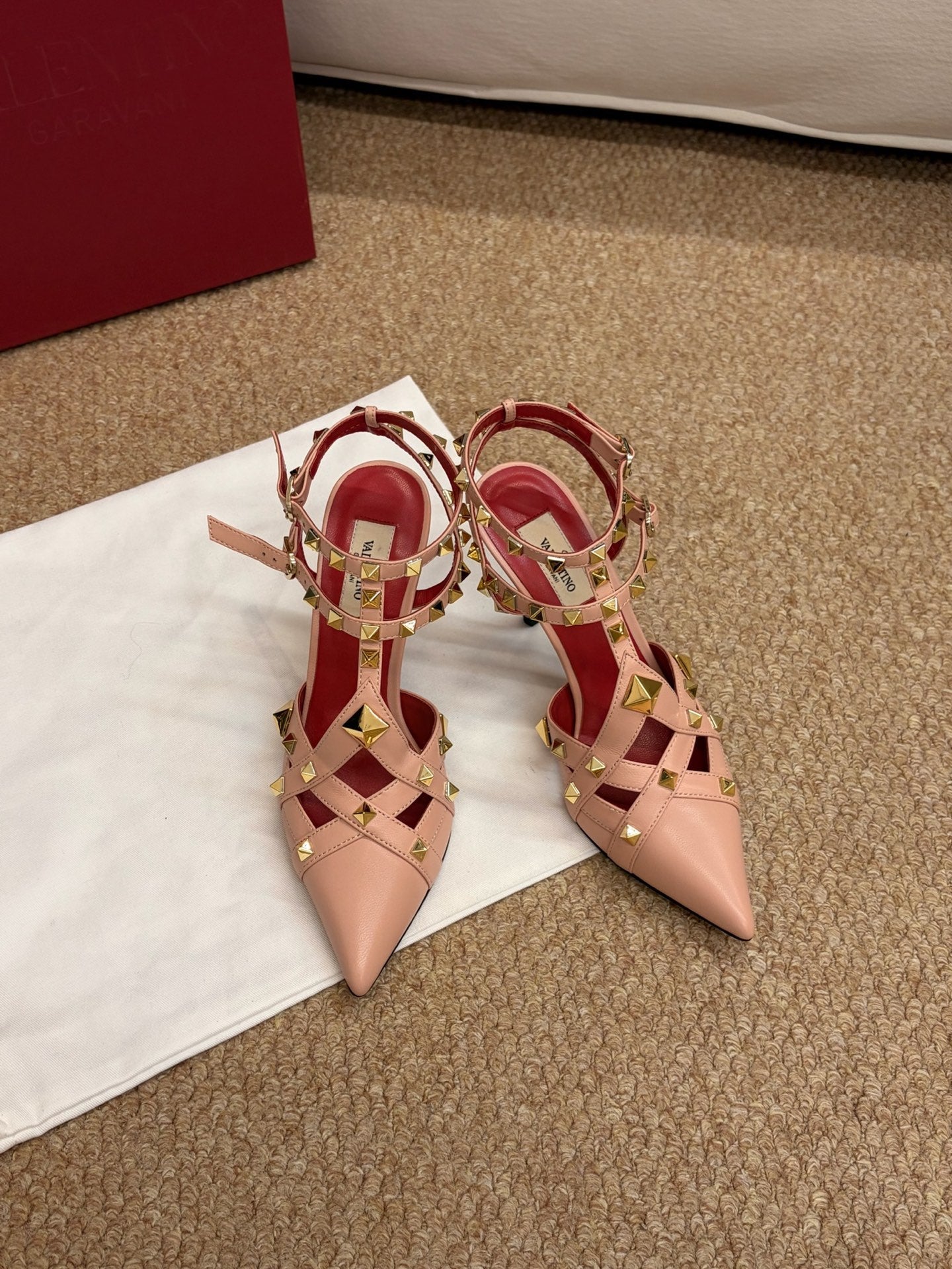VALENTINO 26S OCKSTUD HEELS IN NUDE PEACH CALFSKIN