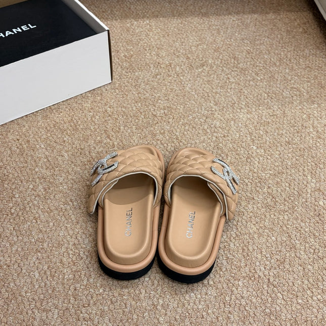CHANEL 26S SLIDE SANDALS IN BEIGE QUILTED CALFSKIN SILVER HARDWARE