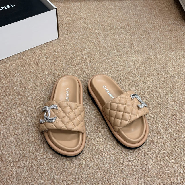 CHANEL 26S SLIDE SANDALS IN BEIGE QUILTED CALFSKIN SILVER HARDWARE