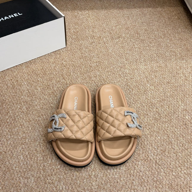 CHANEL 26S SLIDE SANDALS IN BEIGE QUILTED CALFSKIN SILVER HARDWARE