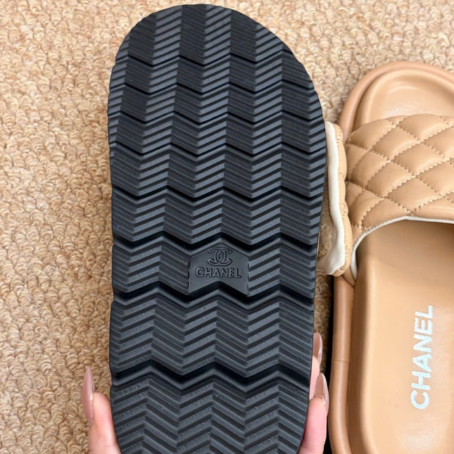 CHANEL 26S SLIDE SANDALS IN BEIGE QUILTED CALFSKIN SILVER HARDWARE