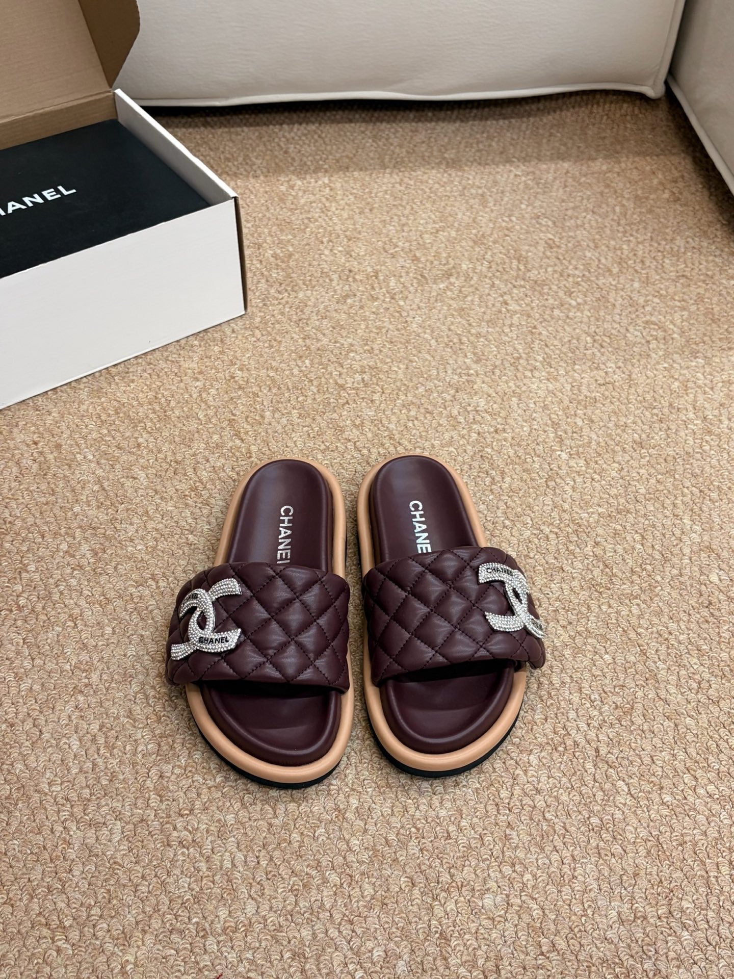 CHANEL 26S SLIDE SANDALS IN BURGUNDY RED QUILTED CALFSKIN SILVER HARDWARE