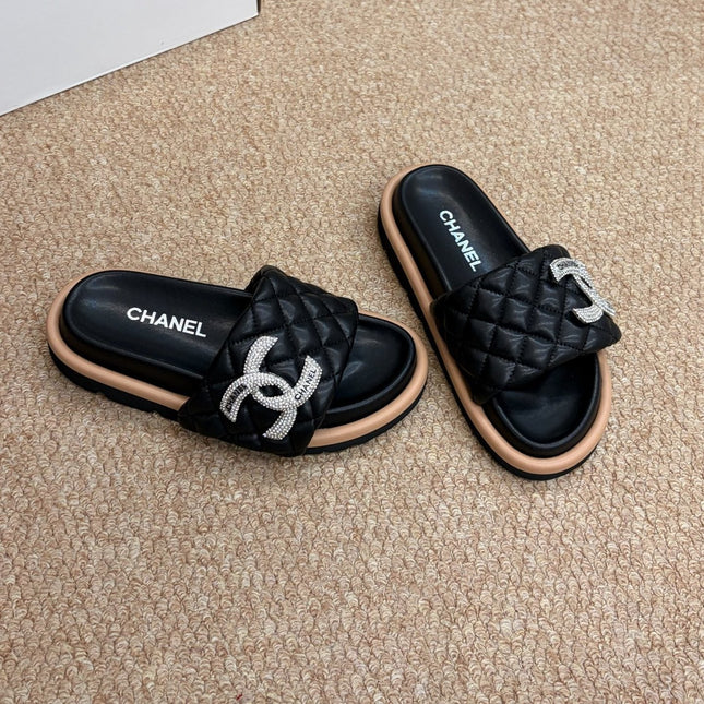 CHANEL 26S SLIDE SANDALS IN BLACK QUILTED CALFSKIN SILVER HARDWARE