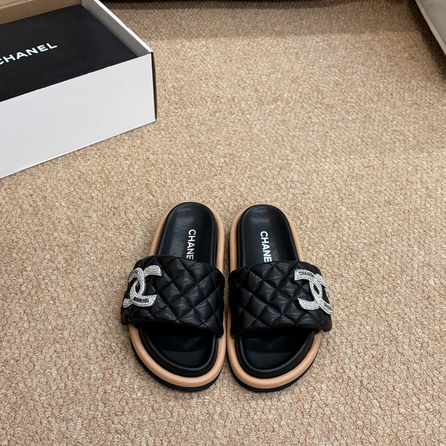 CHANEL 26S SLIDE SANDALS IN BLACK QUILTED CALFSKIN SILVER HARDWARE