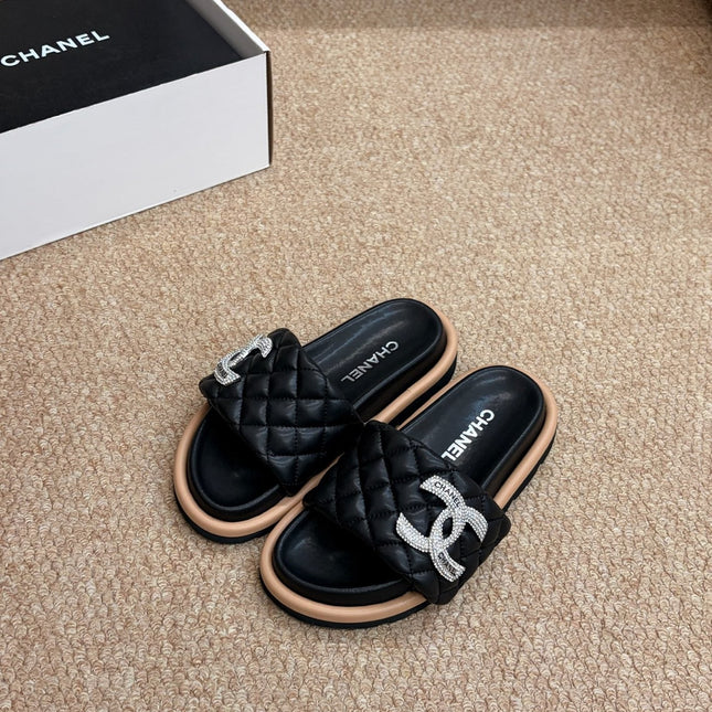 CHANEL 26S SLIDE SANDALS IN BLACK QUILTED CALFSKIN SILVER HARDWARE