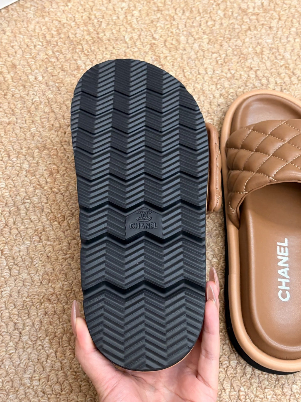 CHANEL 26S SLIDE SANDALS IN BROWN QUILTED CALFSKIN SILVER HARDWARE