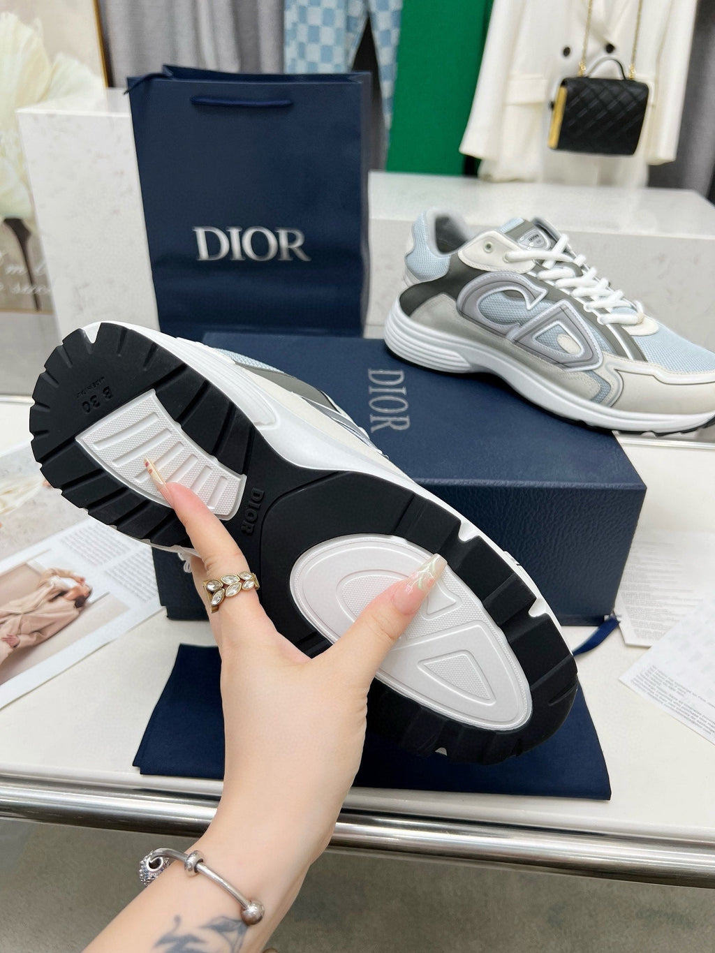 CD B30 SNEAKER GRAY AND CREAM MESH FABRIC