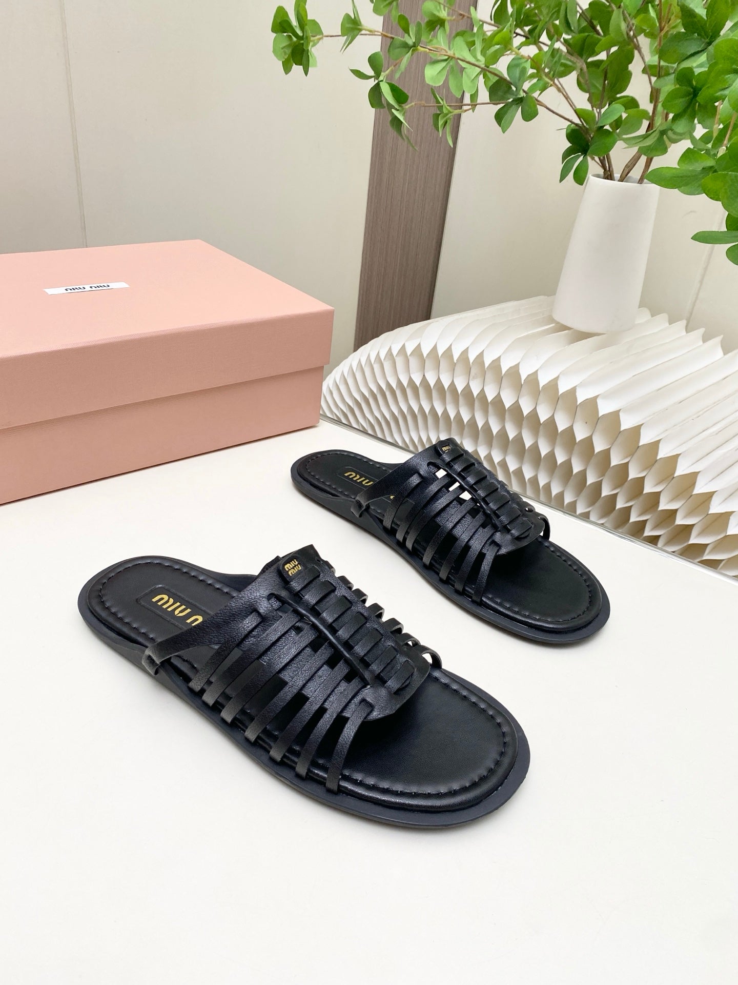 MIUMIU 26S SLIDES SANDAL IN BLACK CALFSKIN