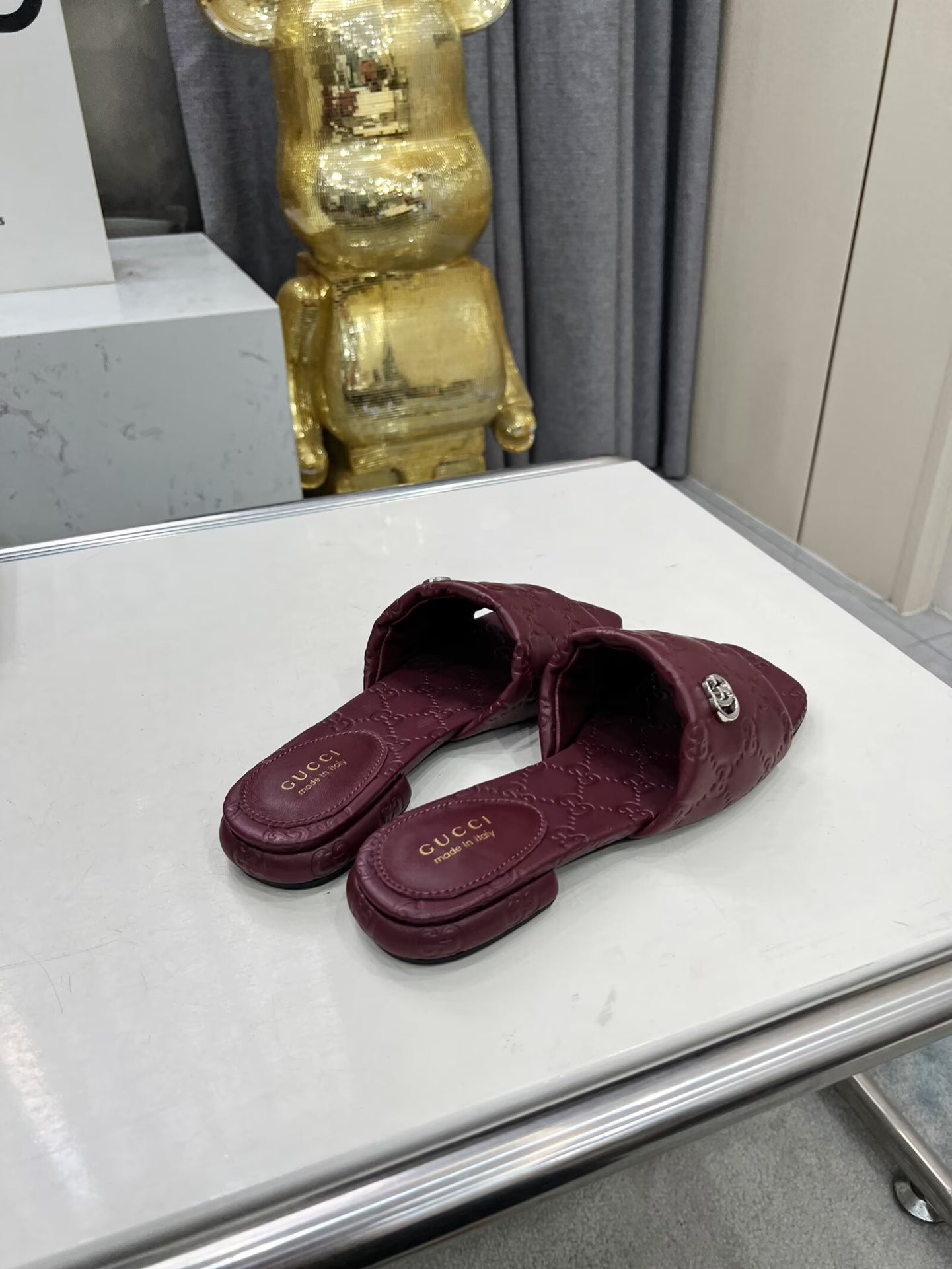 GG CASUAL SLIPPERS IN BURGUNDY RED CALFSKIN LOGO EMBOSSING