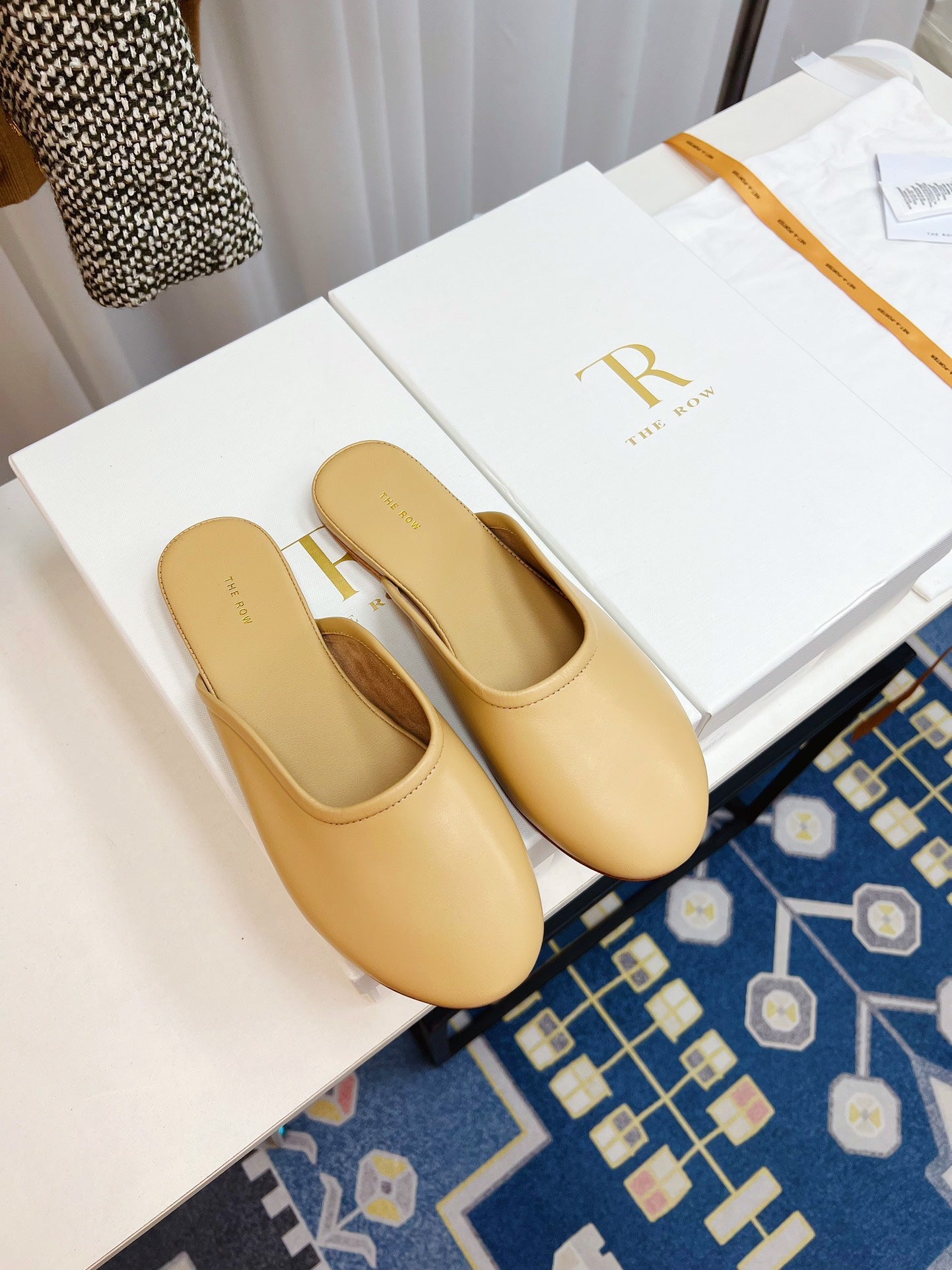 THE ROW 26S ROUND TOE MULES IN BEIGE CALFSKIN