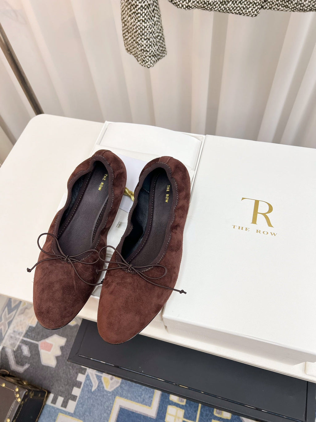THE ROW 26S BALLET FLATS IN DARK BROWN SUEDE ELASTIC TRIM WITH BOW