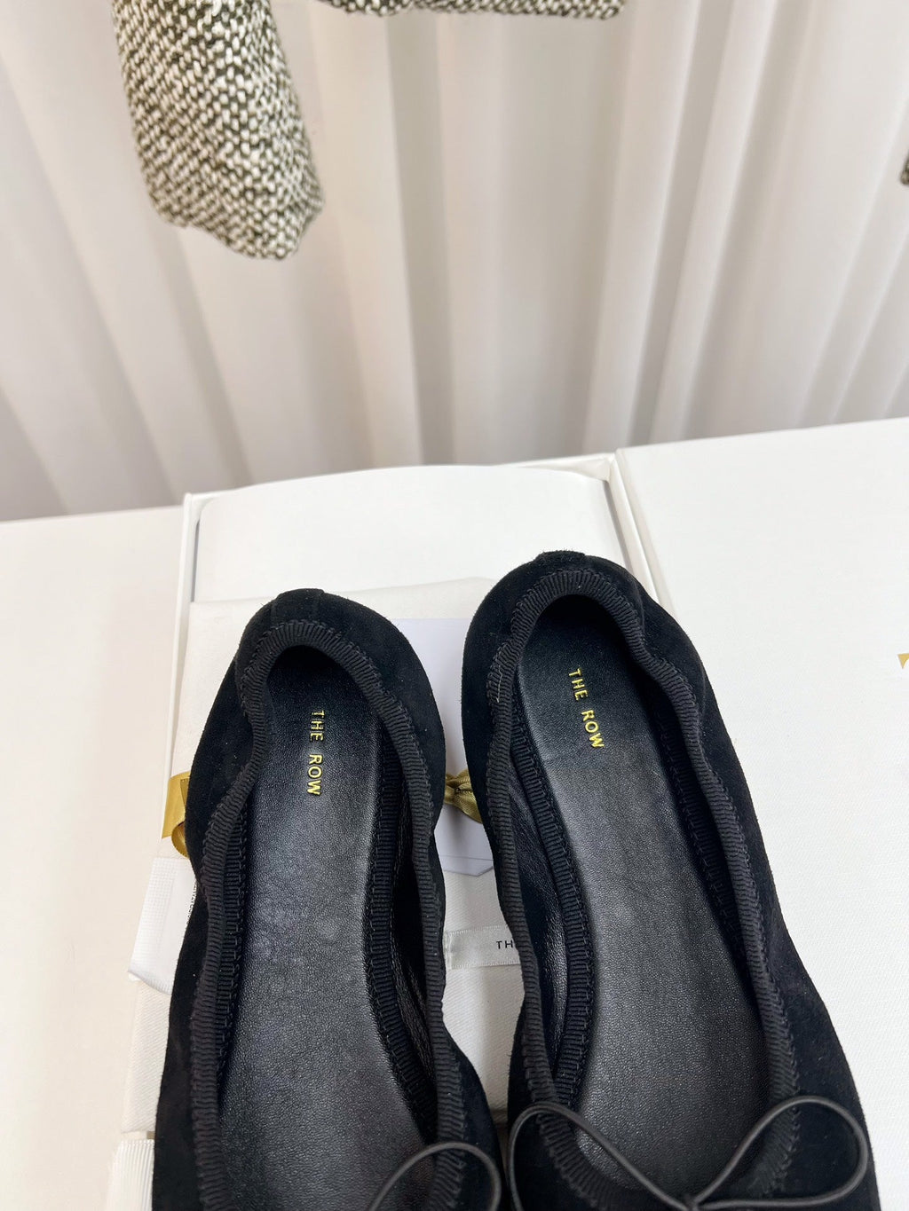 THE ROW 26S BALLET FLATS IN BLACK SUEDE ELASTIC TRIM WITH BOW