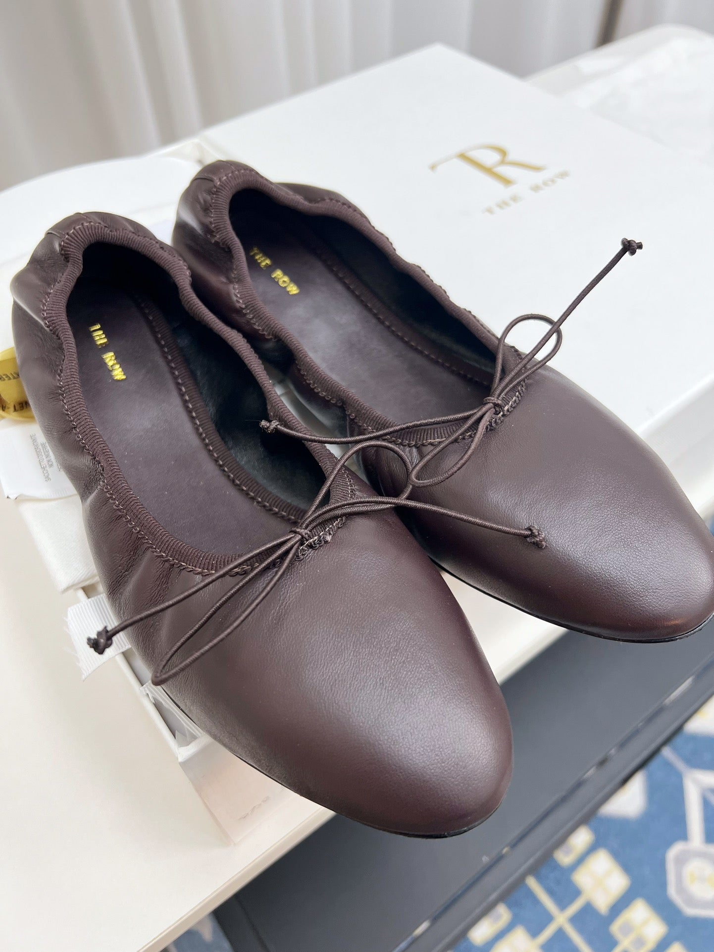 THE ROW 26S BALLET FLATS IN DARK BROWN CALFSKIN ELASTIC TRIM WITH BOW