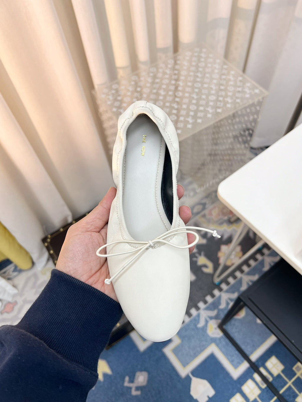 THE ROW 26S BALLET FLATS IN IVORY WHITE CALFSKIN ELASTIC TRIM WITH BOW