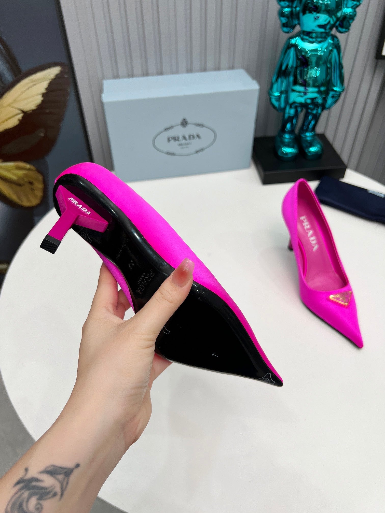 PRADA 26S POINTED TOE PUMPS STILETTO HEEL 80MM IN FUCHSIA PINK SATIN