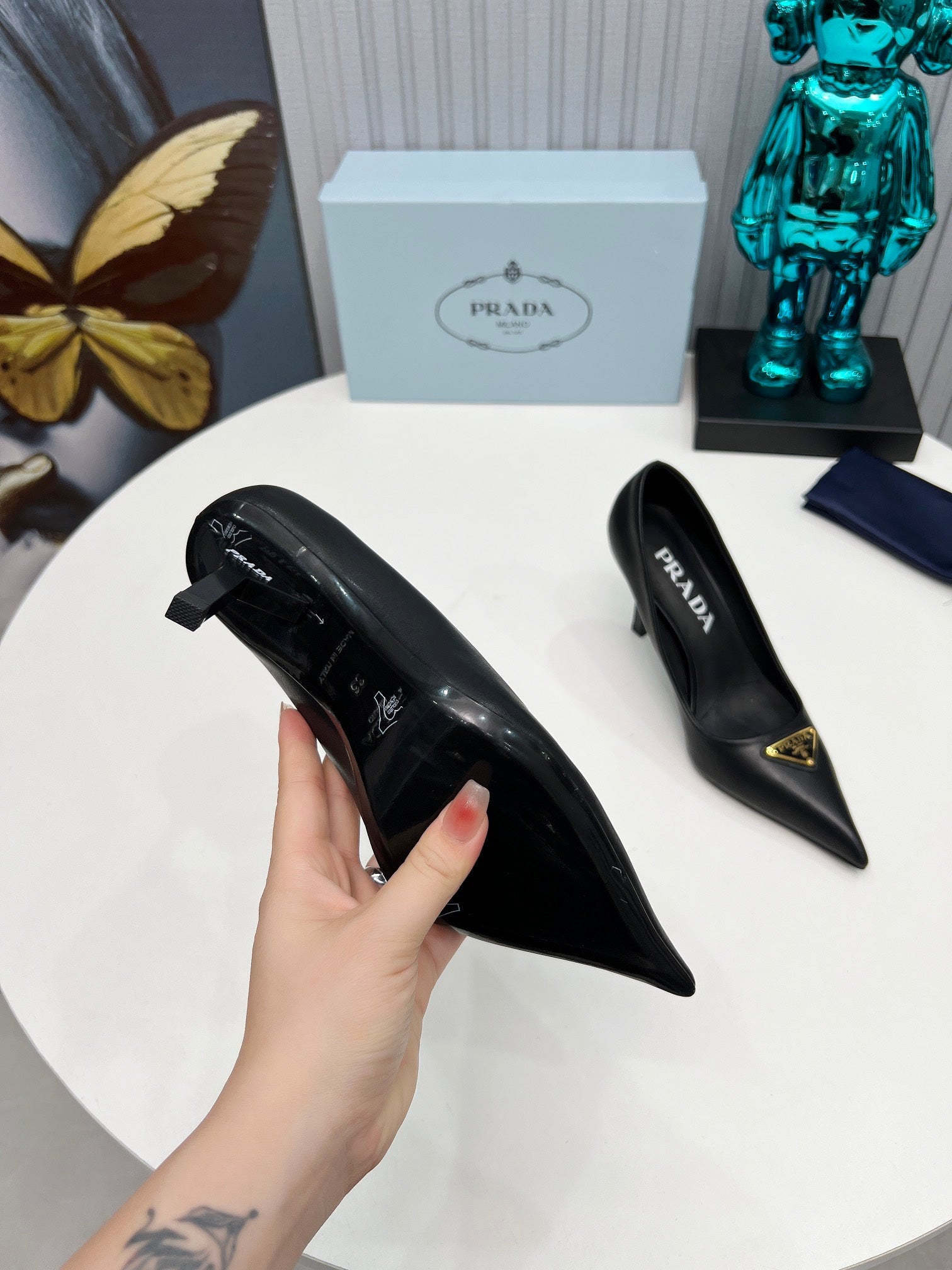HIGH-HEEL PUMPS IN BLACK SHEEPSKIN