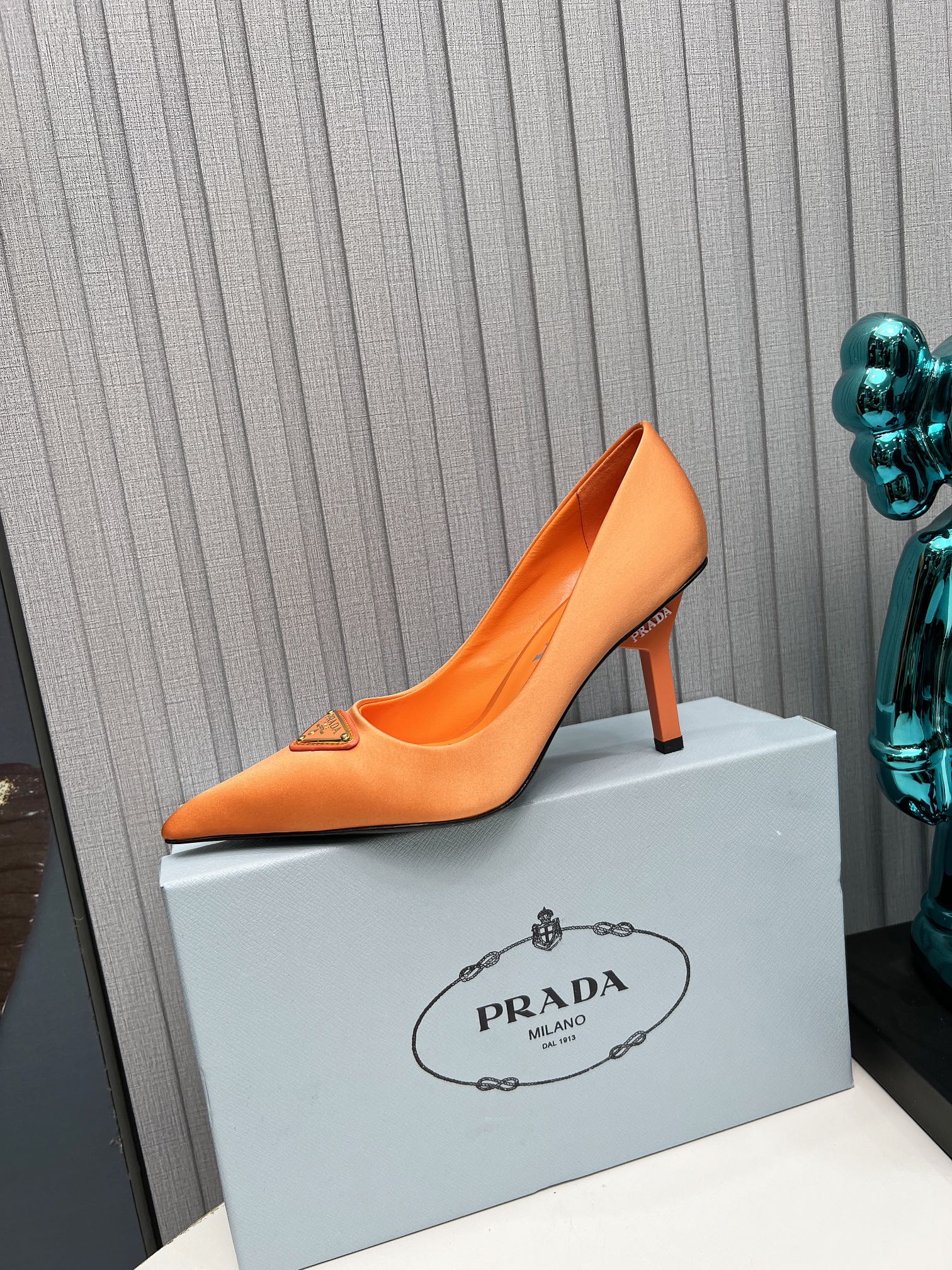 PRADA 26S POINTED TOE PUMPS STILETTO HEEL 80MM IN ORANGE SATIN