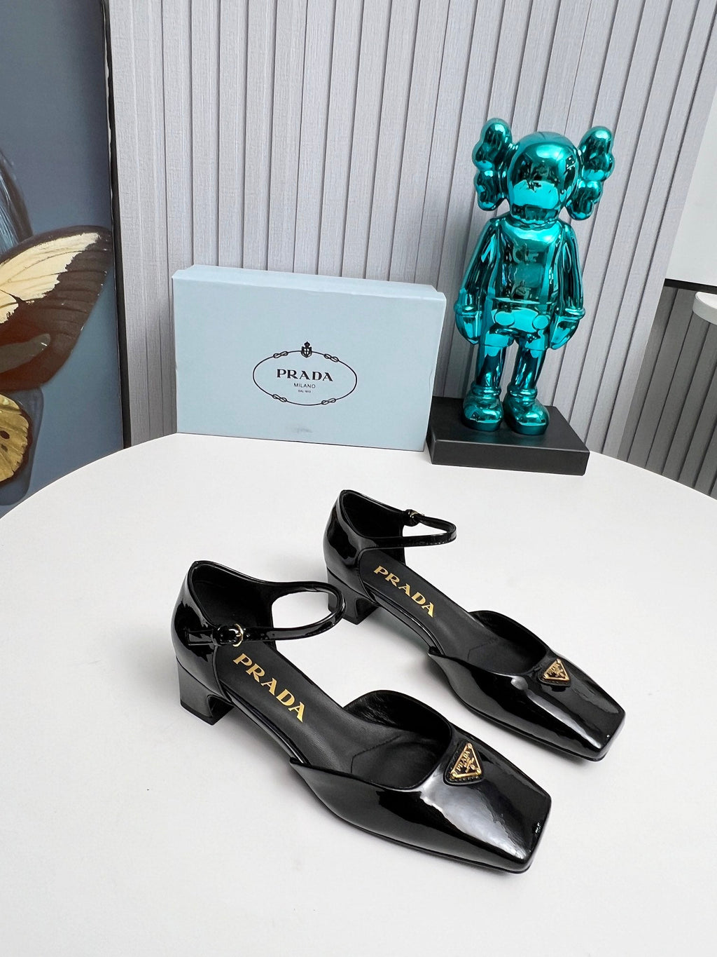 PRADA 26S ANKLE STRAP PUMPS 40MM IN BLACK PATENT CALFSKIN TRIANGLE LOGO