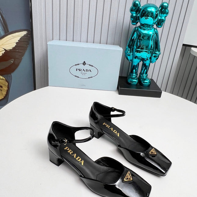 PRADA 26S ANKLE STRAP PUMPS 40MM IN BLACK PATENT CALFSKIN TRIANGLE LOGO