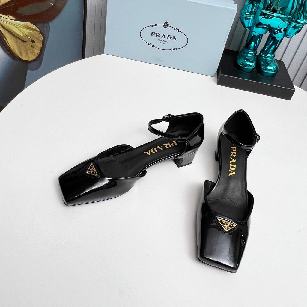 PRADA 26S ANKLE STRAP PUMPS 40MM IN BLACK PATENT CALFSKIN TRIANGLE LOGO