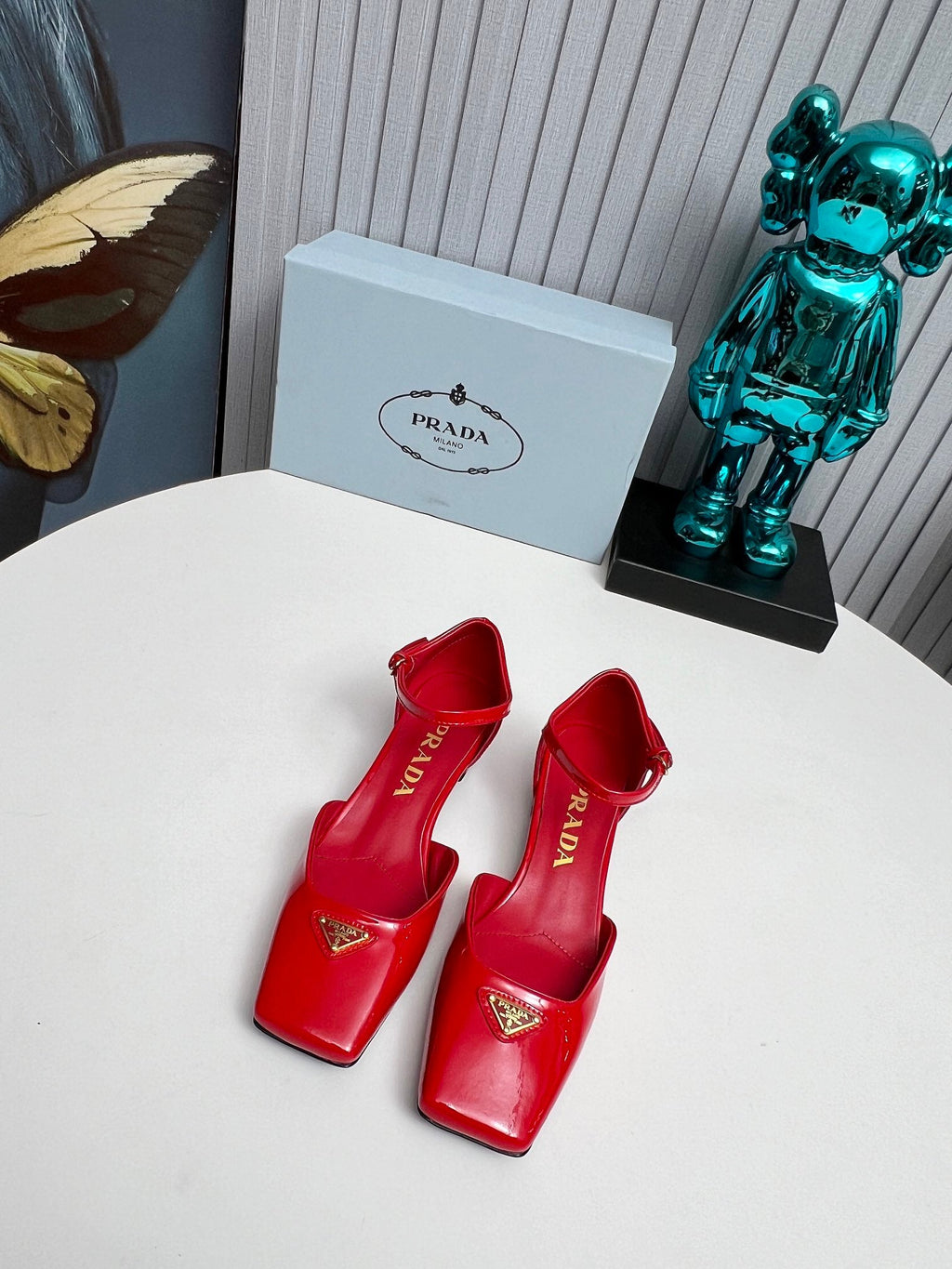 PRADA 26S ANKLE STRAP PUMPS 40MM IN RED PATENT CALFSKIN TRIANGLE LOGO