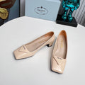 PRADA 26S SQUARE TOE PUMPS BLOCK HEEL 40MM IN NUDE BEIGE PATENT CALFSKIN WITH LOGO