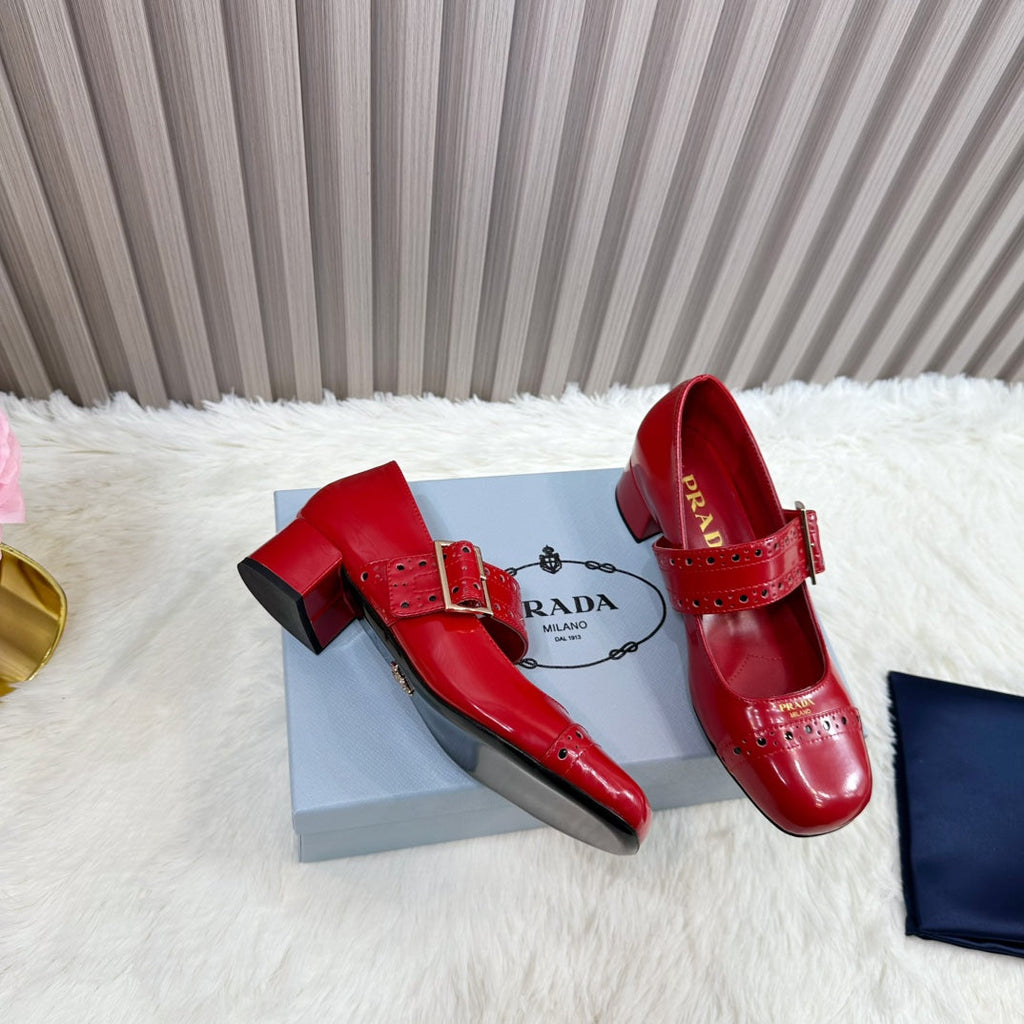 PRADA 26S ROUND TOE MARY JANE 40MM IN RED PATENT CALFSKIN WITH STUD DETAIL