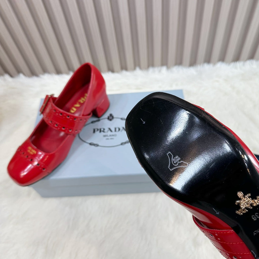 PRADA 26S ROUND TOE MARY JANE 40MM IN RED PATENT CALFSKIN WITH STUD DETAIL