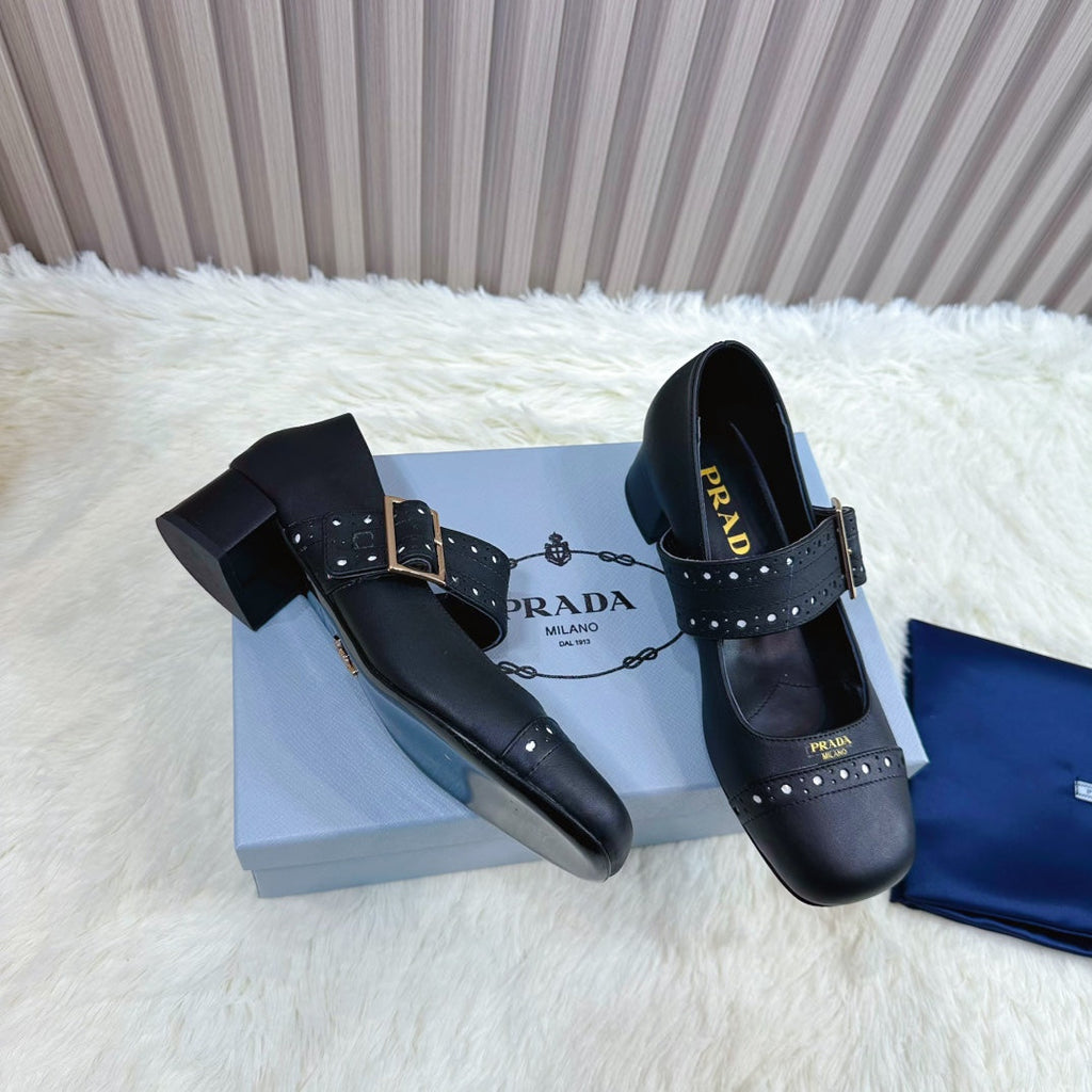 PRADA 26S ROUND TOE MARY JANE 40MM IN BLACK CALFSKIN WITH STUD DETAIL