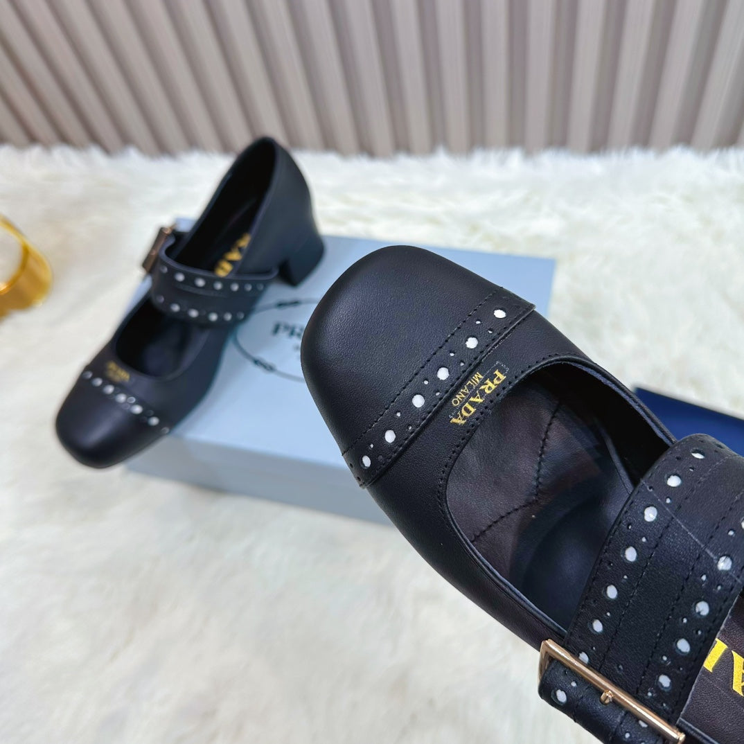 PRADA 26S ROUND TOE MARY JANE 40MM IN BLACK CALFSKIN WITH STUD DETAIL