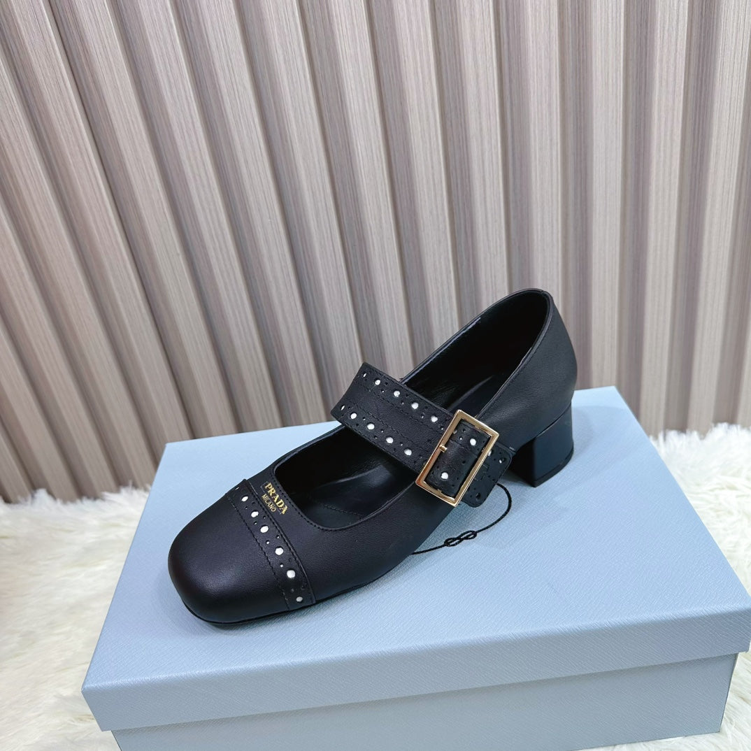 PRADA 26S ROUND TOE MARY JANE 40MM IN BLACK CALFSKIN WITH STUD DETAIL