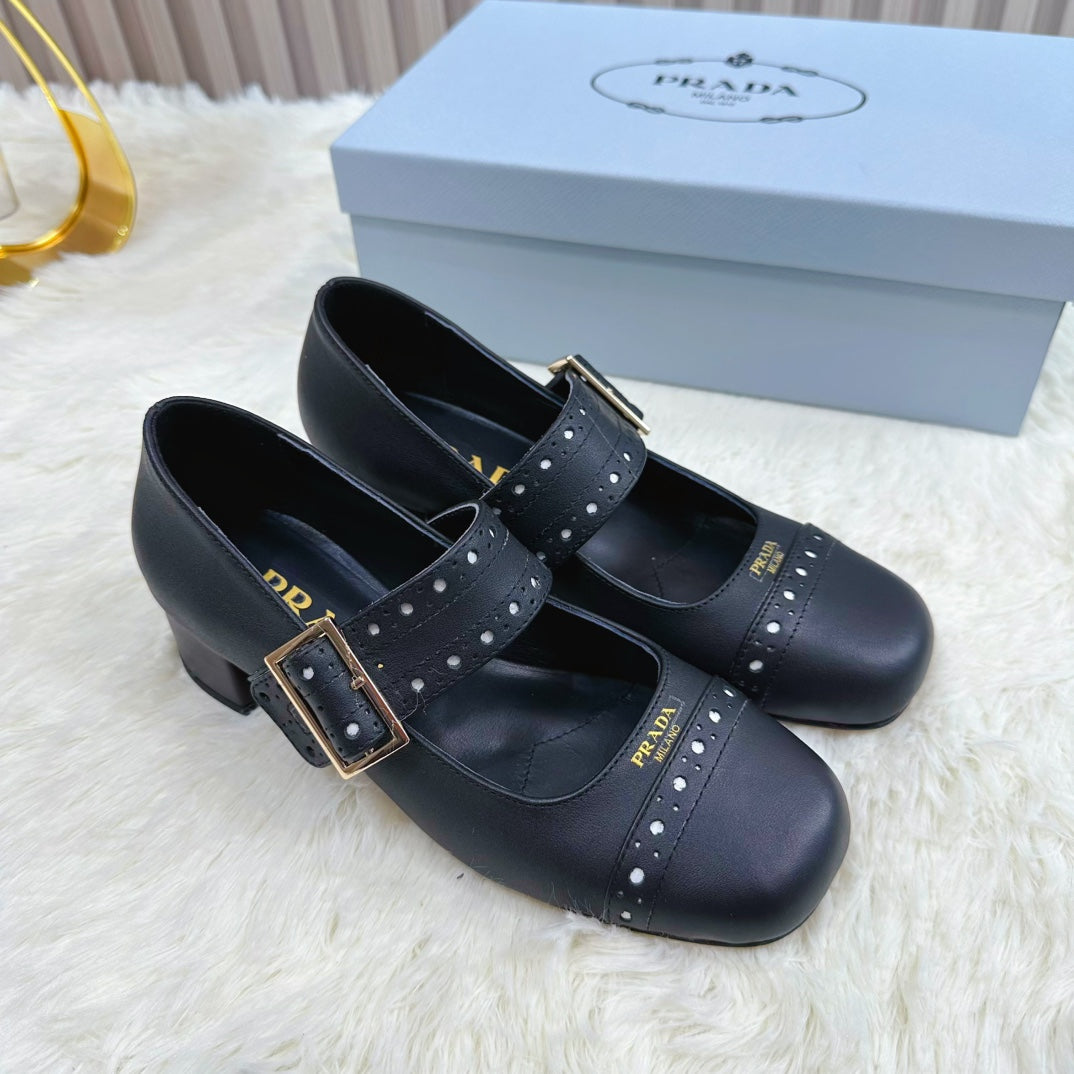 PRADA 26S ROUND TOE MARY JANE 40MM IN BLACK CALFSKIN WITH STUD DETAIL