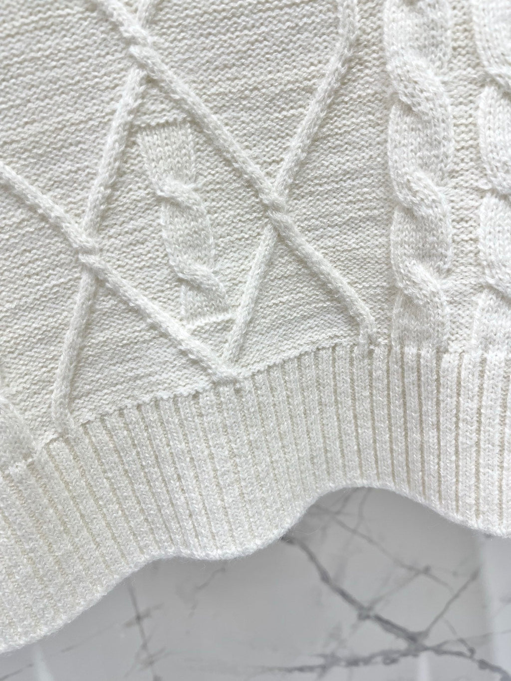 CHANEL 26S LONG-SLEEVE CREWNECK SWEATER 667